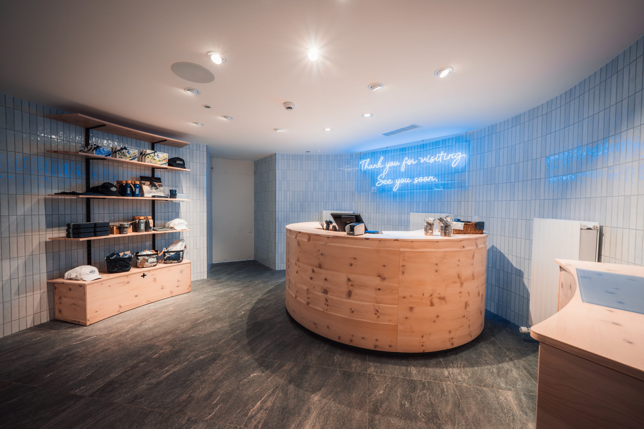 Kassenbereich mit runder Theke