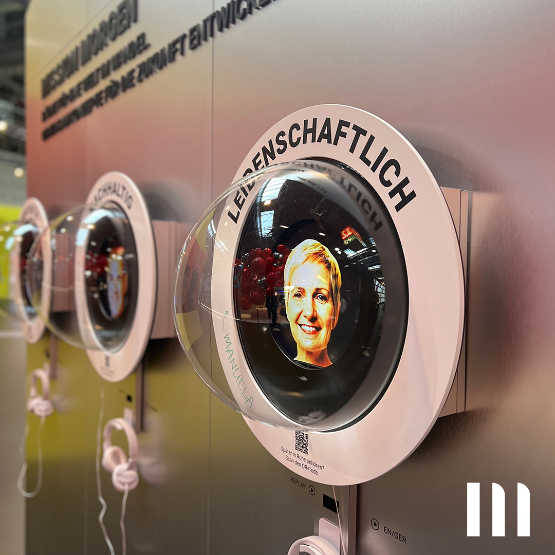 Avatare in Astronautenhelmen